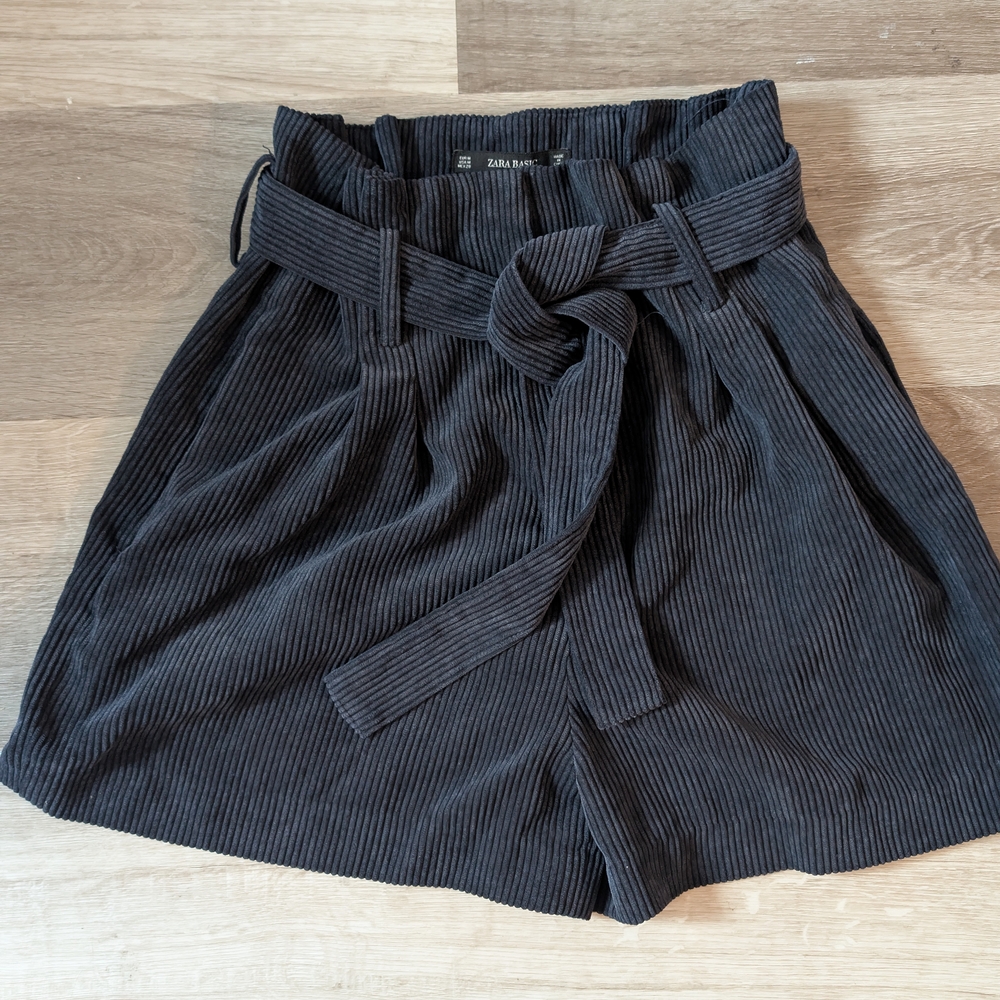 Zara Basic High Waist Corduroy Shorts M